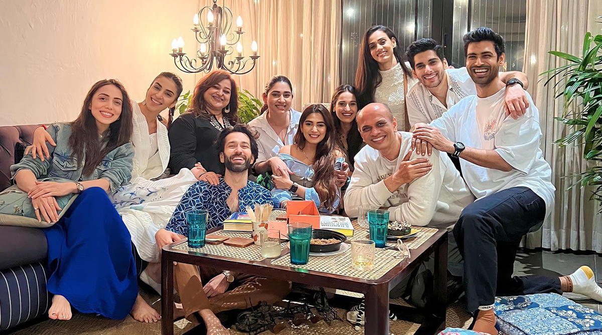 Bade Achhe Lagte Hain 3: Nakuul Mehta - Jankee Parikh Host A DINNER PARTY For Disha Parmar And Extended Cast As The Show Comes To An END! (View Pic)