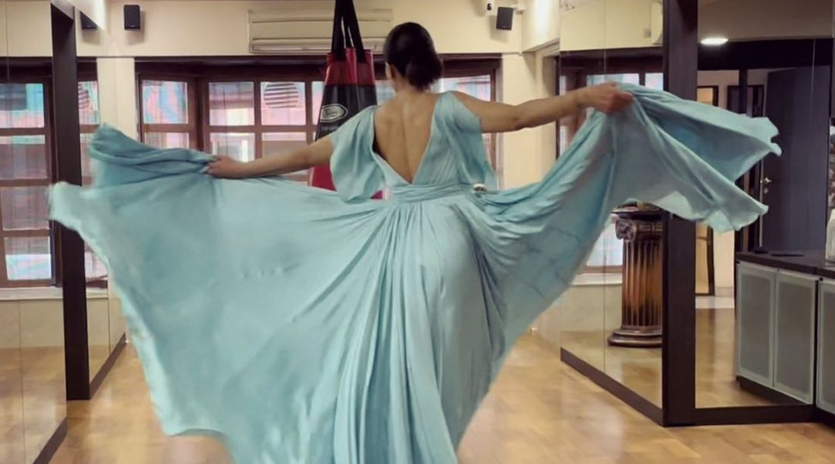 Sushmita Sen looks dreamy in a recent pic she shared, gets a reaction from her eldest daughter Renee!