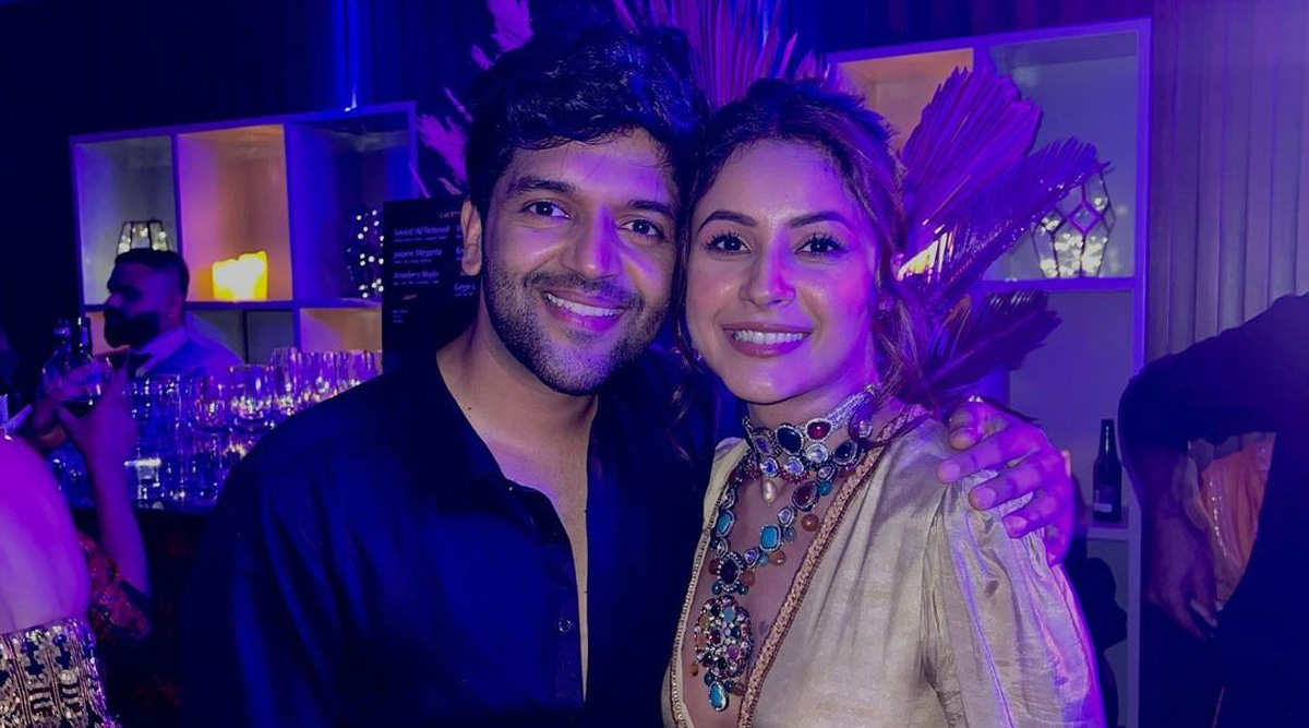 Shehnaaz Gill cutely grooves with singer Guru Randhawa at a Diwali bash; Watch now!