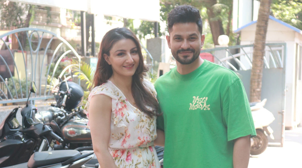 Soha Ali Khan hystericaly beats up husband Kunal Kemmu in a reel